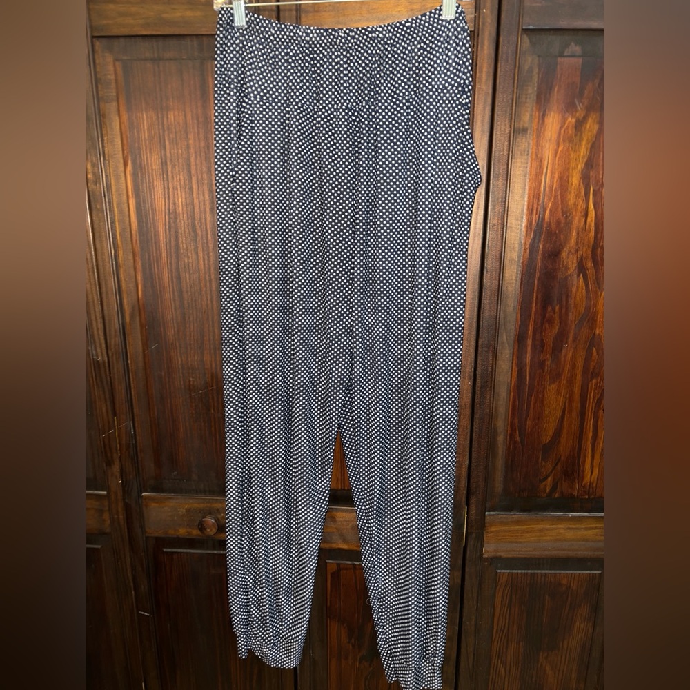 Women's navy and White Polka Dot pants NWT